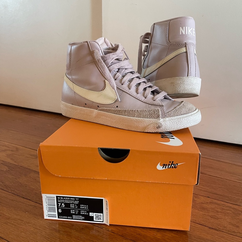 nike women's blazer mid 77 sneaker violet 7.5